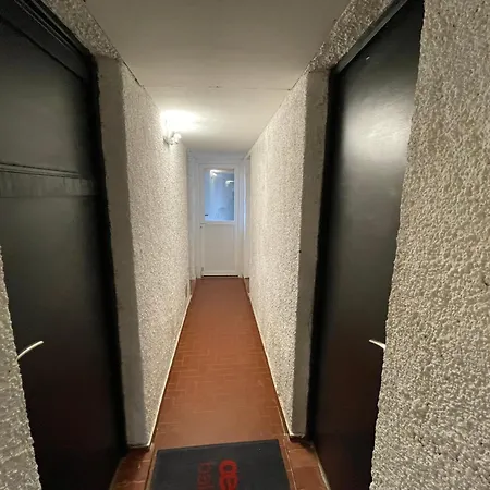 Apartment A 250m De La